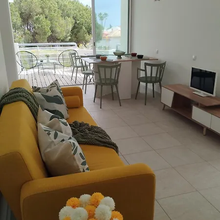 Апартаменты Golden Refugio Andorinhas *